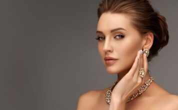 How to Buy Jewellery Online in the UK