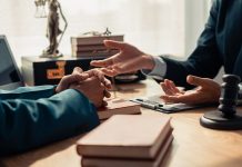 Юрист в штате против внешней команды: где бизнес теряет деньги, пытаясь сэкономить? Аналитика 2026 года