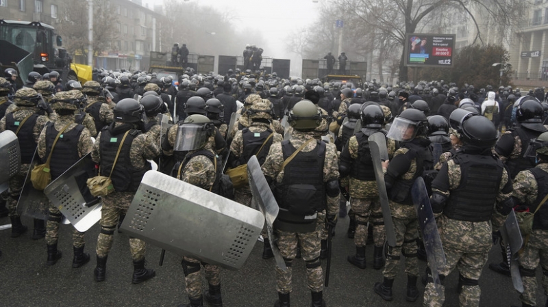 Госпереворот в Казахстане, сегодня 6 января 2022 года, Россия отправила ВДВ для усмирения людей, причины волнений, последние новости фото и видео с места события