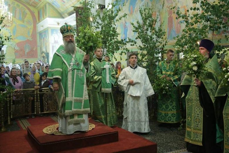 Как православным верующим отвечать на поздравления с Троицей 4 июня