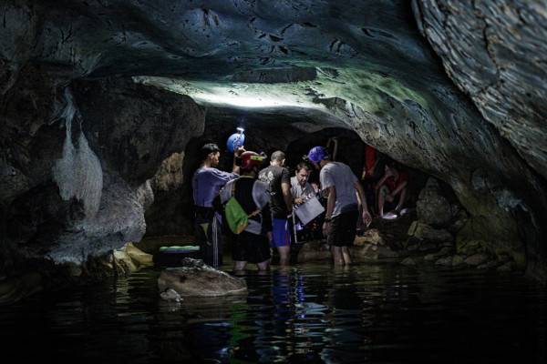 
Печально знаменитая пещера Таиланда стала туристическим объектом                