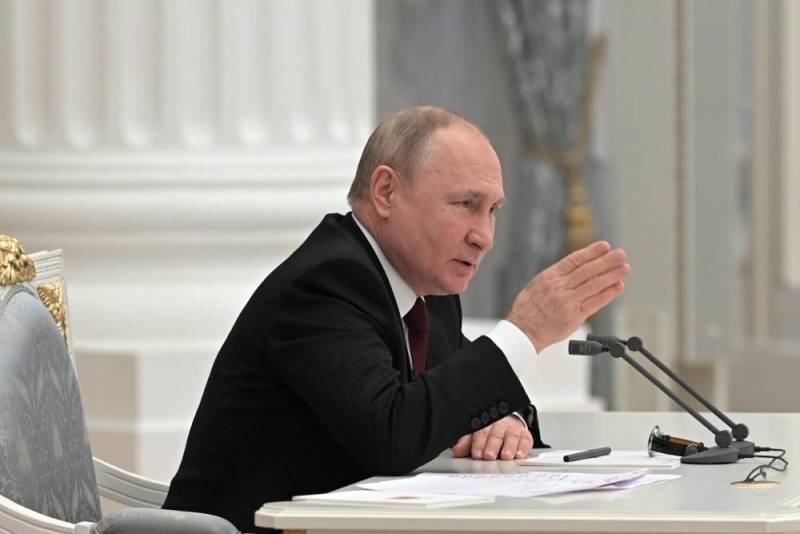 
Президент РФ Владимир Путин подписал указ о признании независимости ДНР и ЛНР                