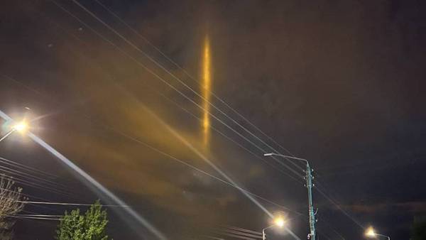 
Специалисты разгадали загадку световых столбов над Белгородом                