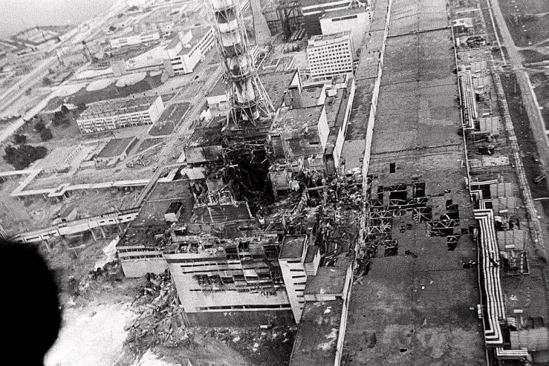 
Трагедия Чернобыльской АЭС: причины и последствия крупнейшей техногенной катастрофы ХХ века                